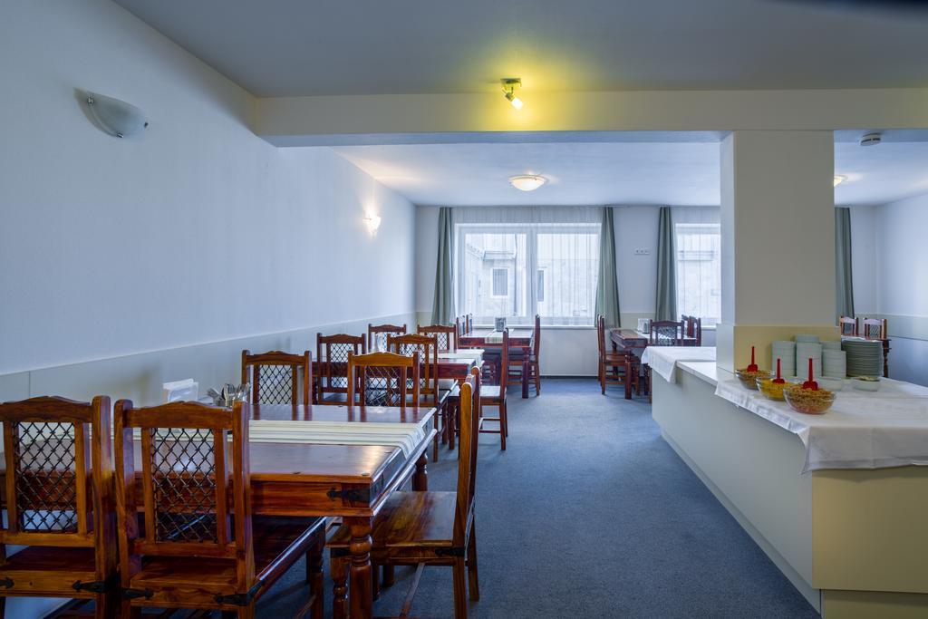Garni Hotel เชบอนย์ ภายนอก รูปภาพ